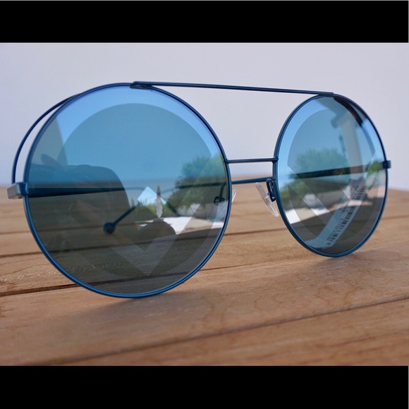 FENDI Runaway Sunglasses. NWT. - Picture 4 of 7